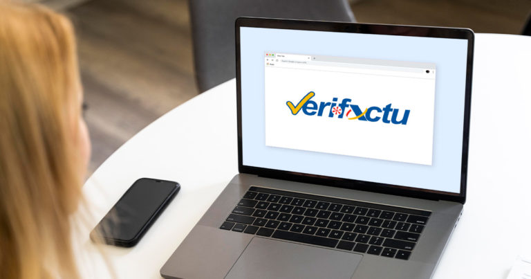 Lee más sobre el artículo Verifactu: qué es, por qué será obligatorio y cómo afectará a las clínicas dentales en 2026